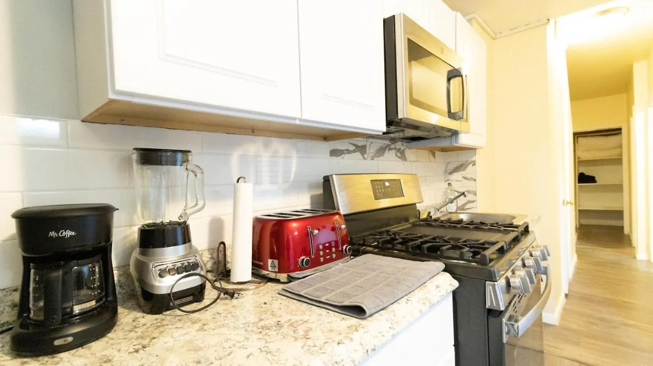 Cozy Shack 1 Bedroom Studio With Sofa And Full Kitchen In Elmhurst Ny 뉴욕 0*,